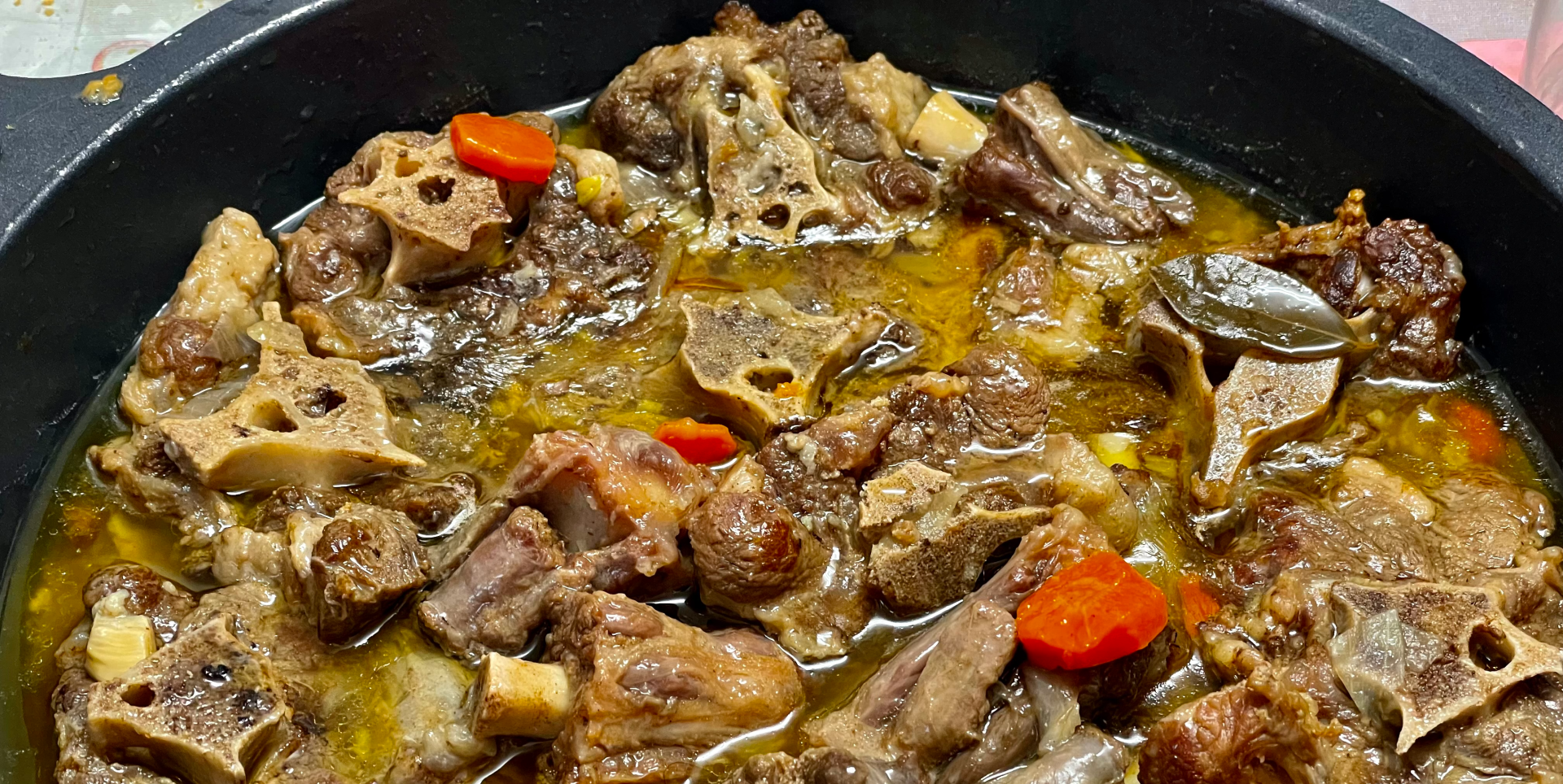 NADA-QUE-VER-RABO-DE-TERNERA